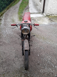 Moto Gilera 150 sport