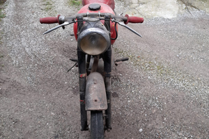 Moto Gilera 150 sport