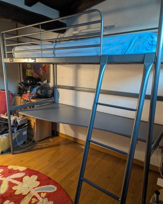 letto a soppalco IKEA modello Svarta con scrivania