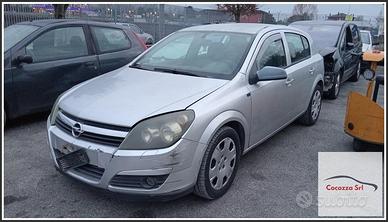 OPEL Astra H per ricambi