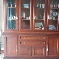 Vetrine sala da pranzo.