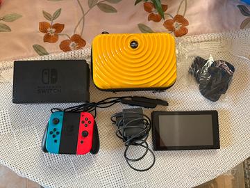 Nintendo Swtich V2(batteria potenziata) + 4 giochi