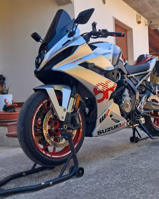 Suzuki GSX 8R