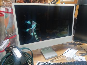 Computer desktop all-in-one iMac con chip M3