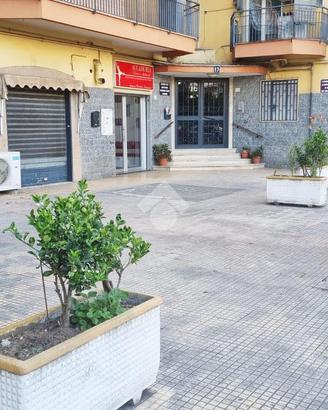 NEGOZIO A POMIGLIANO D'ARCO