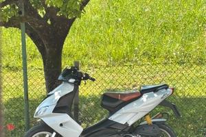 aprilia sr50