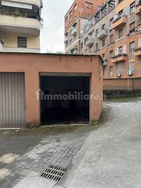 Box auto 17 mq con saracinesca automatica