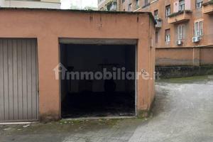 Box auto 17 mq con saracinesca automatica