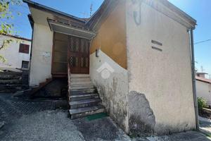 CASA SEMINDIPENDENTE A VEROLI