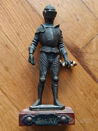 statuetta medievale peltro 