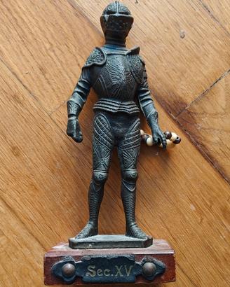 statuetta medievale peltro 
