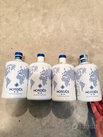 4 Bottiglie gin vuote