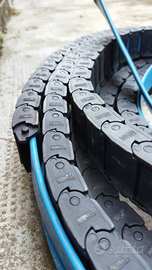 Catena di trascinamento portacavi