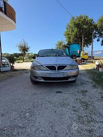 lancia y