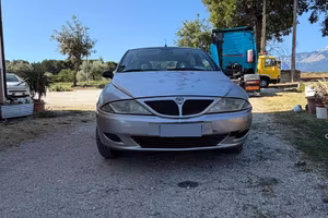 lancia y