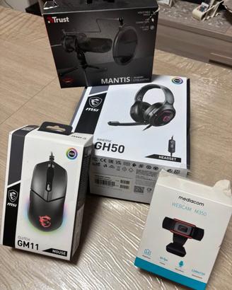  cuffie mouse MSI webcam microfono 