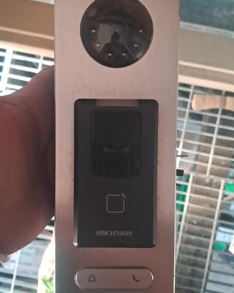 Hikvision DS-K1T501SF con impronta digitale