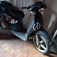Aprilia Scarabeo 50 - 2012