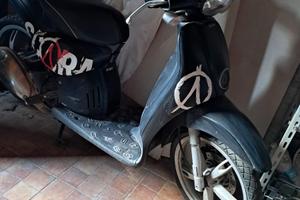 Aprilia Scarabeo 50 - 2012