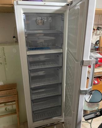 Congelatore a colonna Beko