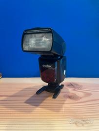 Flash Godox V860II per Canon