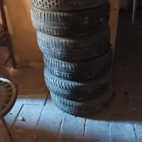 Gomme e cerchi lancia delta 1300