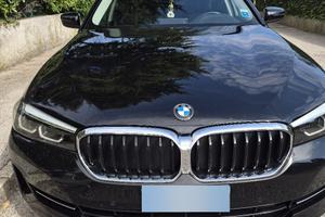 BMW serie 5. 518d. Ibrida.