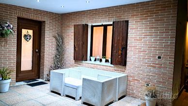 Porzione di bifamiliare ottime finiture in centro