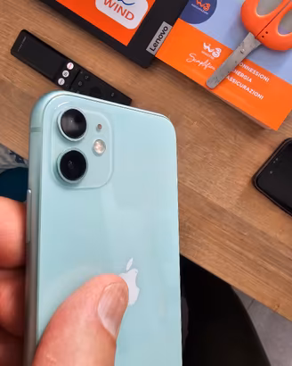 Iphone 11 verde acqua, perfetto.