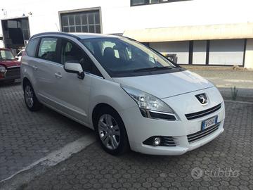 Peugeot 5008 1.6 HDi 115CV Allure