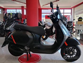 Piaggio Vespa 300 GTS Super Sport - 2023