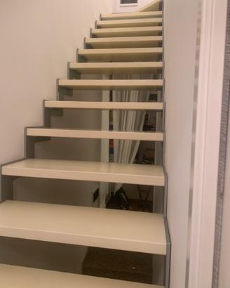 Scala interna in legno