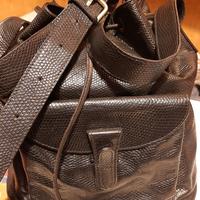 borsa secchiello pelle nera picchiettata