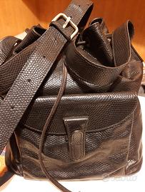 borsa secchiello pelle nera picchiettata