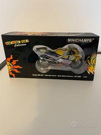 Minichamps Honda 500 Valentino Rossi 2001