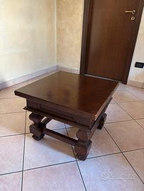Tavolino in legno da salotto