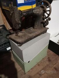 Da restauro Macchina cucire + cassetta Buffetti