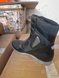 stivaletti medi da strada