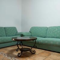 Divani e tavolino da salotto