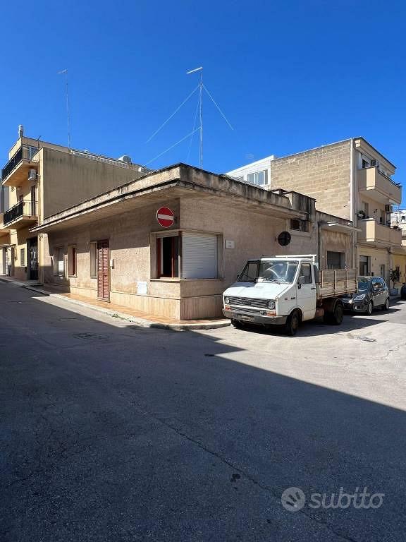 Appartamento di 160 m² con più di 5 locali e box a - Vista 2