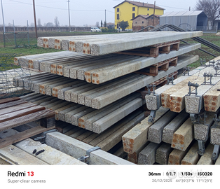 Pali in cemento per vigneto o per recinzione