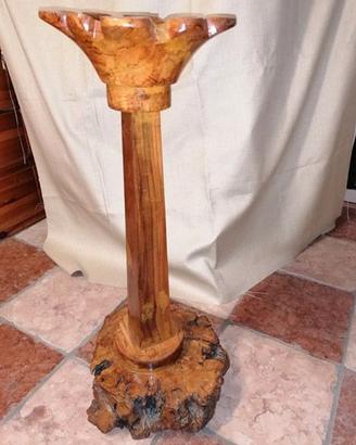 Colonna in legno 01