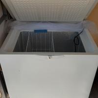 congelatore a pozzetto 