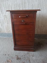 Mobile antico con serrandina