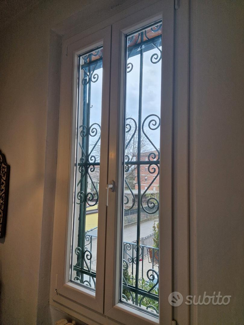 PENDENTE/SPILLA IN ORO GIALLO, BIANCO E DIAMANTI Disegnato Come Un Cigno In