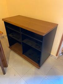 Mobile tv, radio, gira dischi.