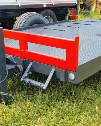 Rimorchio agricolo pianale portacingoli