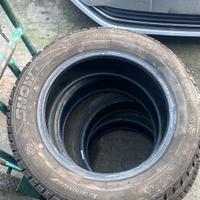 Treno di pneumatici 195/60 R 15