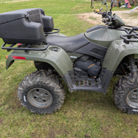 Quad arctic cat 650 con cingoli