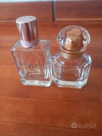 Bottiglie vuote di profumo 